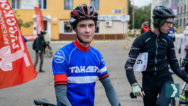 В Кирове летний спортивный сезон завершился эстафетой и велогонкой