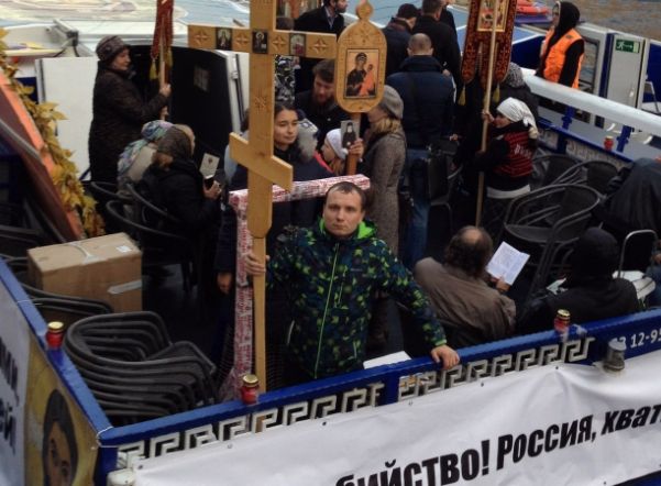 По рекам и каналам Петербурга пройдет крестный ход против абортов