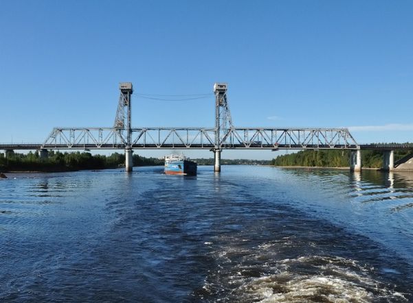Разводка моста через Свирь ограничит движение на трассе 
