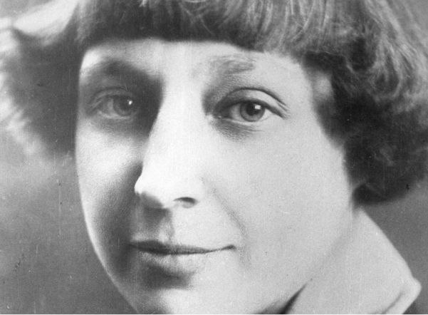 К 125-летию Марины Цветаевой выпустят оригинальную почтовую марку с ее портретом