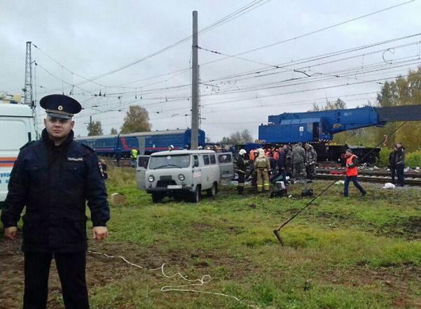 Под Владимиром поезд протаранил автобус - погибли не менее 19 человек