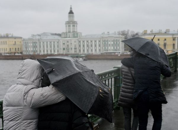 Петербург 9 октября накроют сильные дожди и ветры
