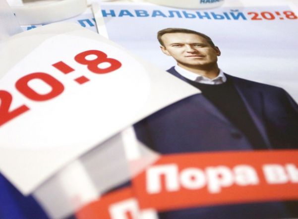 В Петербурге полиция задержала агитировавших за Навального