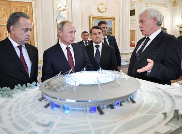 Путин раскритиковал Полтавченко за нехватку в Петербурге ледовых арен