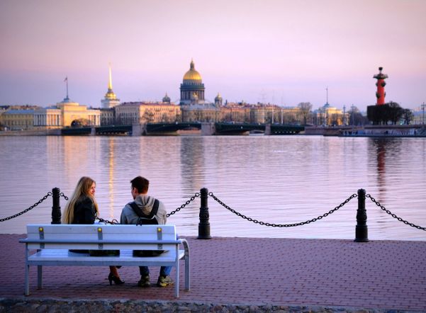 Петербург стал самым популярным городом для путешествий на осенние выходные