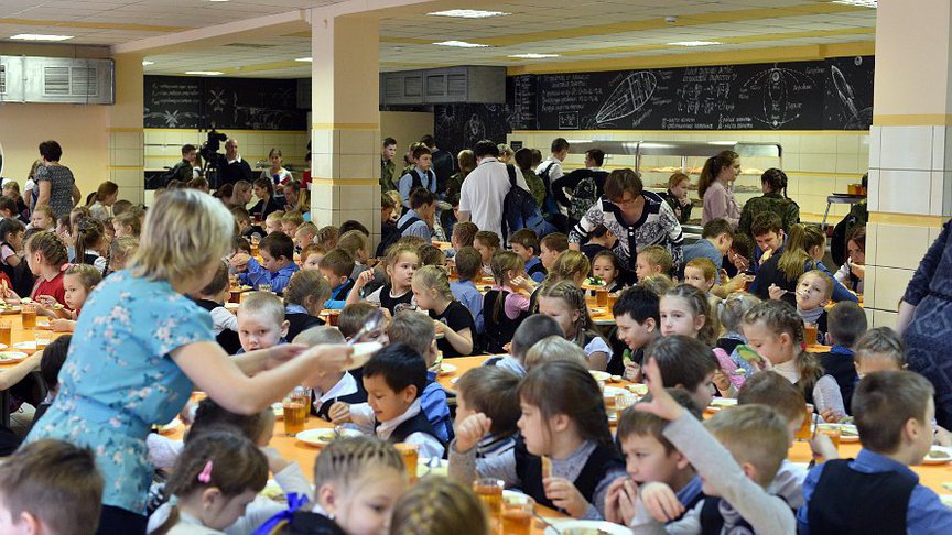 46 школ Кирова обновили свои пищеблоки и столовые