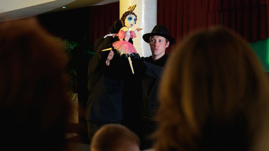 Детские и кукольные театры города получат субсидии