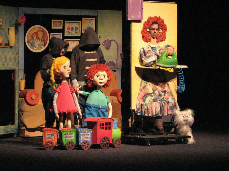 В театре кукол состоялась премьера спектакля «Горячая история № 01».