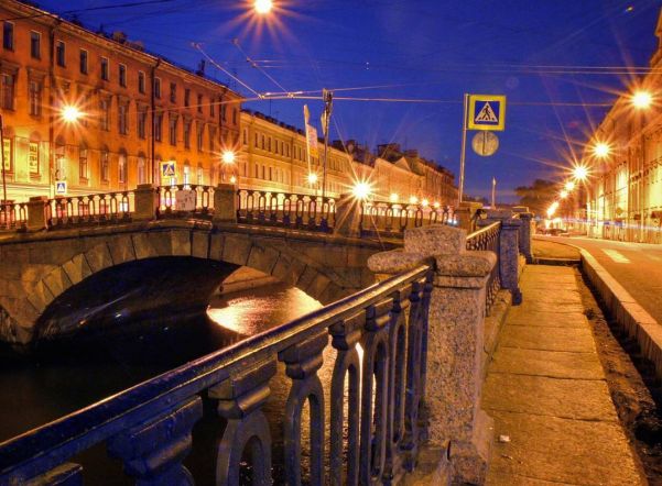 В Петербурге на месяц ограничат движение из-за ремонта Каменного моста