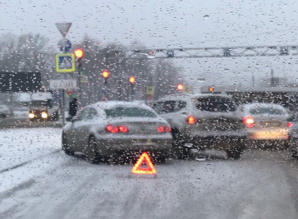 В Петербурге произошло более 170 ДТП из-за сильного снегопада