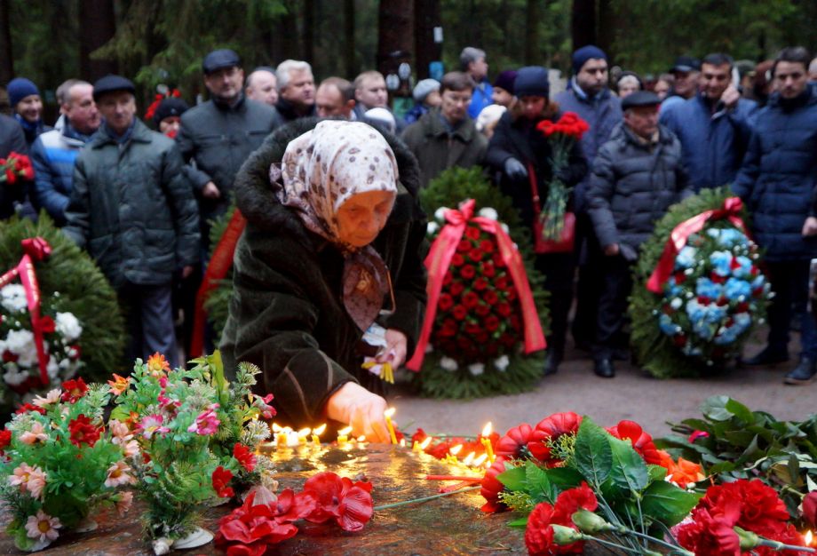 Петербург присоединился к акциям памяти жертв политических репрессий Петербург присоединился к акциям памяти жертв политических репрессий