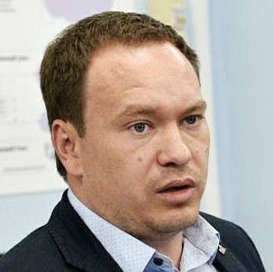 Кому за 50: людей старшего возраста научат работать на смартфонах