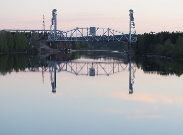 Трассу «Петербург – Мурманск» перекроют из-за разводки моста через Свирь Трассу «Петербург – Мурманск» перекроют из-за разводки моста через Свирь