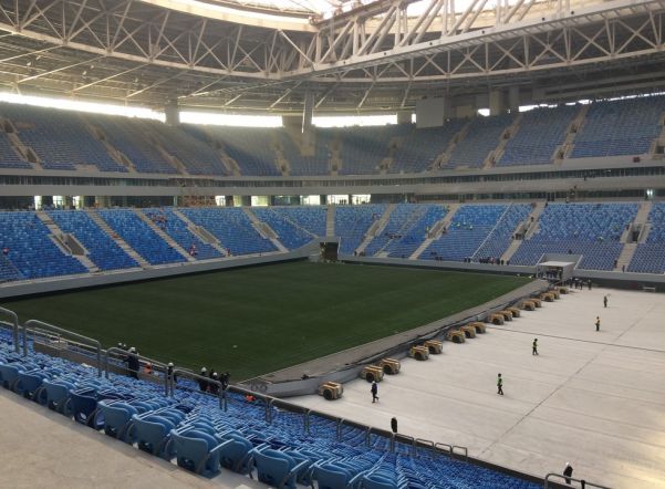 Поле «Зенит-арены» выкатят на зимовку после 20 декабря Поле «Зенит-арены» выкатят на зимовку после 20 декабря
