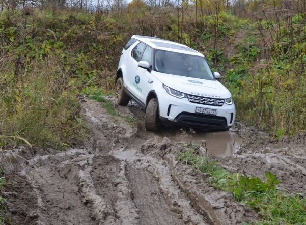 На границах возможного: автомобили Land Rover покоряют сердца и русское бездорожье На границах возможного: автомобили Land Rover покоряют сердца и русское бездорожье