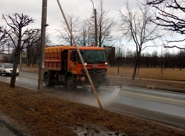 Петербургские дороги начали готовить к зиме Петербургские дороги начали готовить к зиме