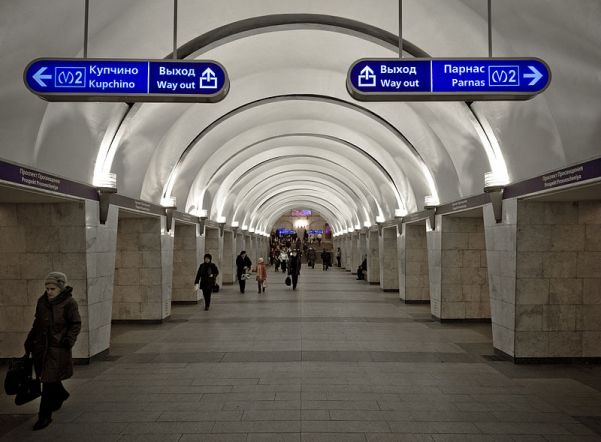 Станцию метро «Проспект Просвещения» проверяли полтора часа