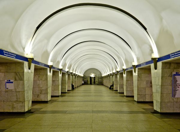 Станцию метро «Проспект Просвещения» закрыли