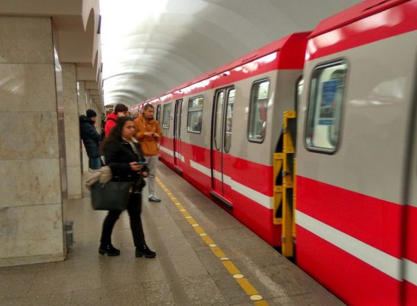 Петербуржцы пожаловались на дым на станции метро «Балтийская» Петербуржцы пожаловались на дым на станции метро «Балтийская»