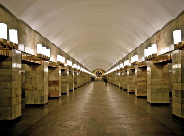 Станция метро «Гражданский проспект» закрыта на вход из-за угрозы взрыва