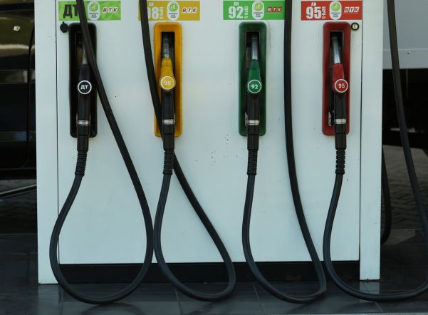 ФАС рекомендовала нефтяным компаниям увеличить продажи бензина