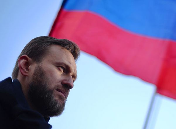 Навальный намерен подать в суд на Путина