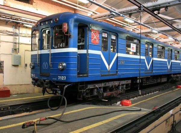 На «зеленую» ветку метро Петербурга выйдут семь новых поездов