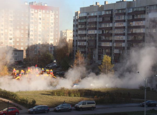 Порыв трубы на проспекте Пятилеток оставил без тепла девять домов