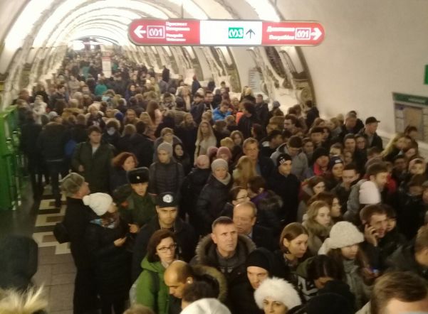 Станция метро «Площадь Восстания-2» закрыта на вход из-за «черной пятницы» Станция метро «Площадь Восстания-2» закрыта на вход из-за «черной пятницы»