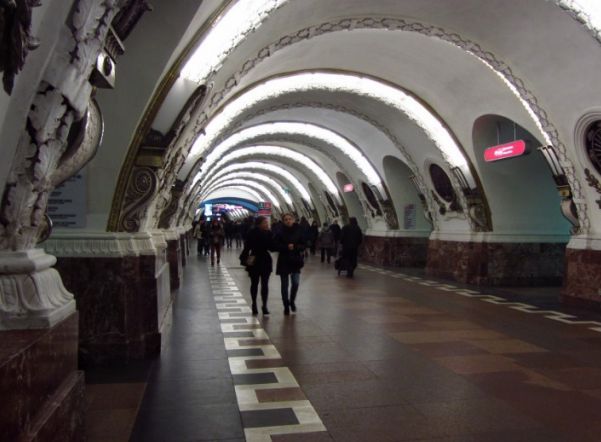 Станцию метро «Площадь Восстания» открыли после проверки Станцию метро «Площадь Восстания» открыли после проверки