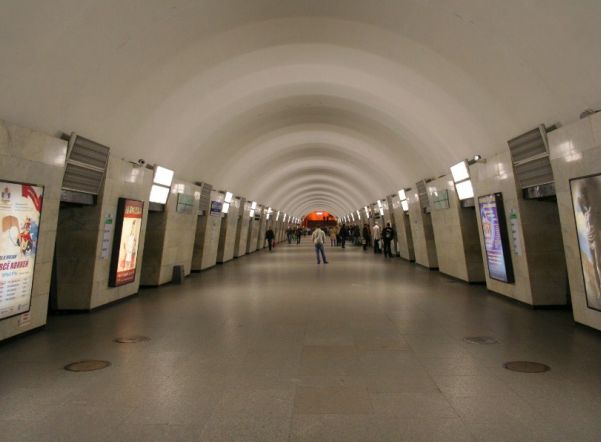 Станцию «Площадь Александра Невского» «заминировал» ученик гимназии