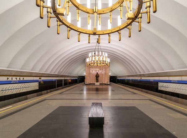 Станцию метро «Черная речка» закрыли на вход из-за угрозы взрыва