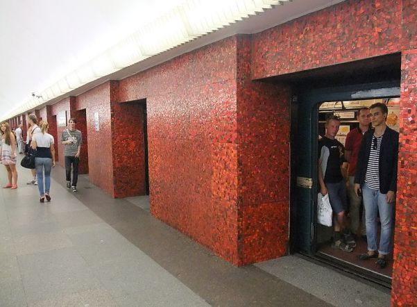 Станция метро «Маяковская» закрыта из-за бесхозного предмета