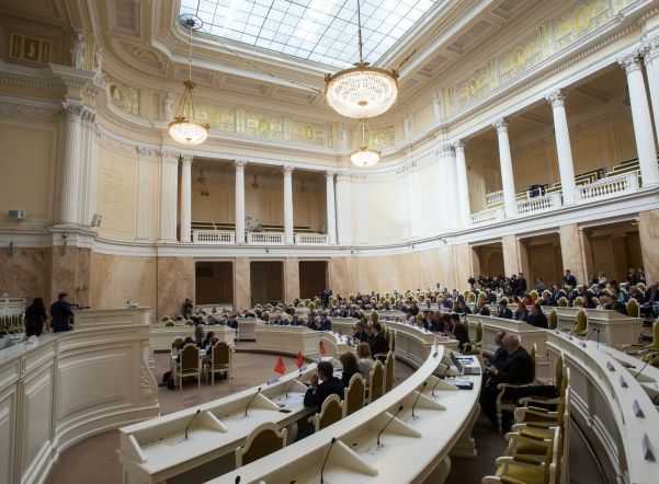 Депутаты ЗакСа грозят главе Центрального района проверками и разбирательствами Депутаты ЗакСа грозят главе Центрального района проверками и разбирательствами