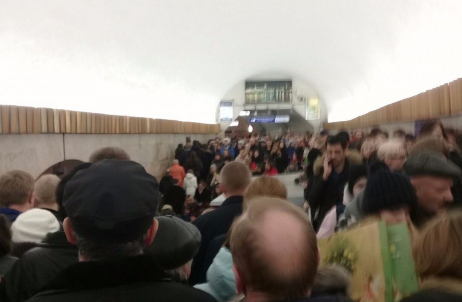 Станция метро «Площадь Восстания-2» закрыта на вход из-за «черной пятницы» Станция метро «Площадь Восстания-2» закрыта на вход из-за «черной пятницы»