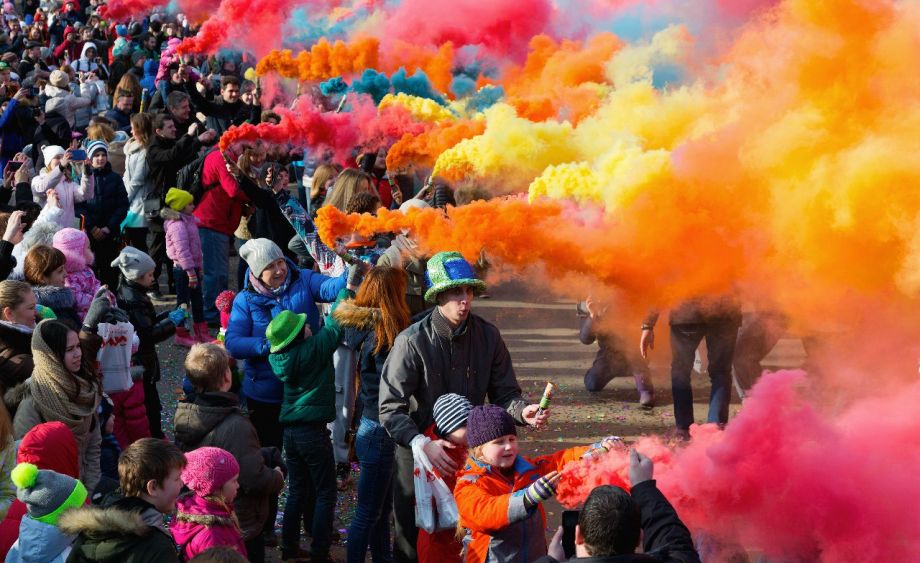 Яркие огни и звонкие мелодии: лучшие новогодние фестивали Петербурга в январе Яркие огни и звонкие мелодии: лучшие новогодние фестивали Петербурга в январе