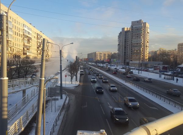 Трубу на проспекте Славы прорвало второй раз за два дня