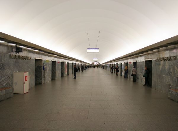 Вестибюль станции метро «Московская» открыли после проверки