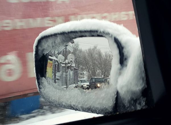 Петербург стоит в семибалльных пробках из-за снегопада Петербург стоит в семибалльных пробках из-за снегопада