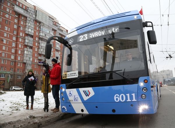 На дороги Петербурга вышли первые электробусы