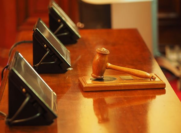 Глава Колпино получил восемь лет колонии за разбой 14-летней давности
