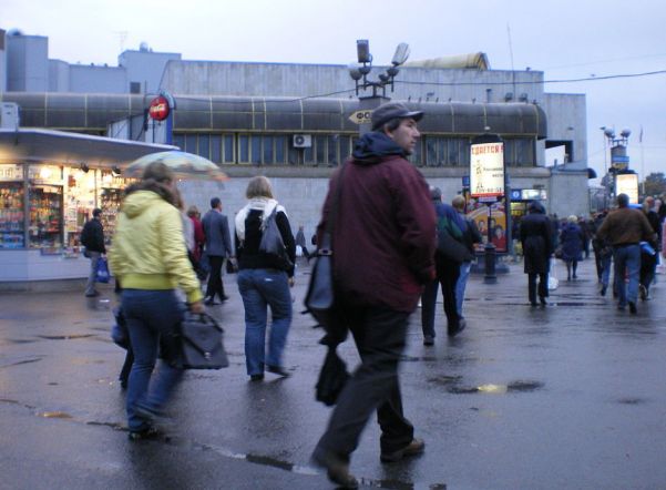 Станцию метро «Озерки» открыли после проверки