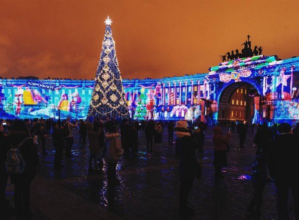 В Петербурге ограничат движение из-за мультимедийного шоу на Дворцовой