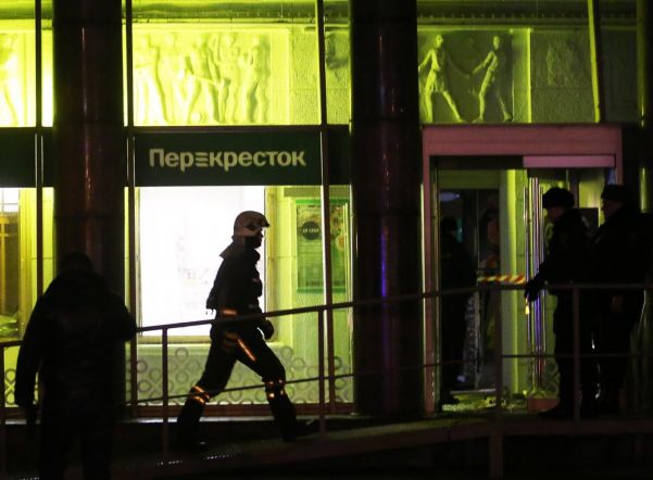 Пострадавшим при взрыве в «Перекрестке» выплатят по 300 тыс. рублей Пострадавшим при взрыве в «Перекрестке» выплатят по 300 тыс. рублей