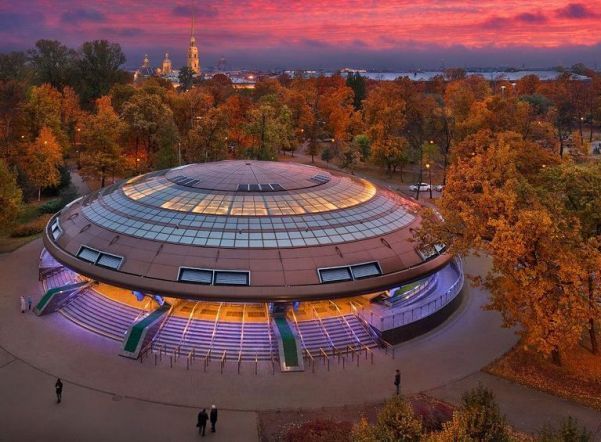 Вход на станцию метро «Горьковская» ограничат из-за ремонта эскалатора