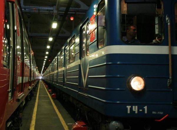 Станции метро «Невский проспект» и «Горьковская» открылись после пожара Станции метро «Невский проспект» и «Горьковская» открылись после пожара