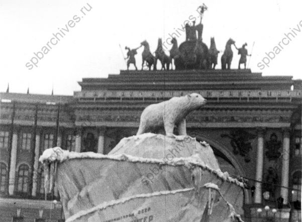 Фотоистория: как праздновали Новый год в центре Ленинграда в 1937 году Фотоистория: как праздновали Новый год в центре Ленинграда в 1937 году