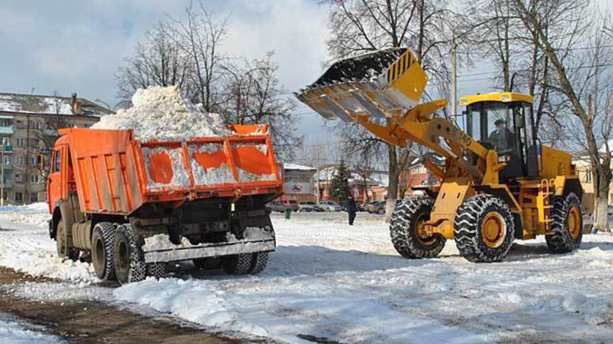 Дорожники избавились от 15 тысяч кубометров снега на дорогах
